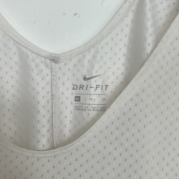 NIKE Athletic Top - Picture 3 of 3